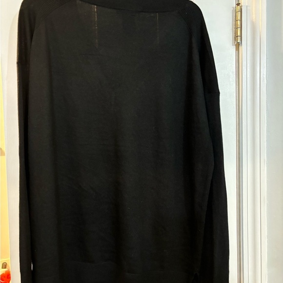 Women’s Matty m black sweater size medium - Picture 4 of 4